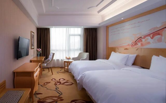 Vienna International Hotel (Huizhou Xinyu Government Square)