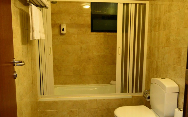 Larsa Hotel