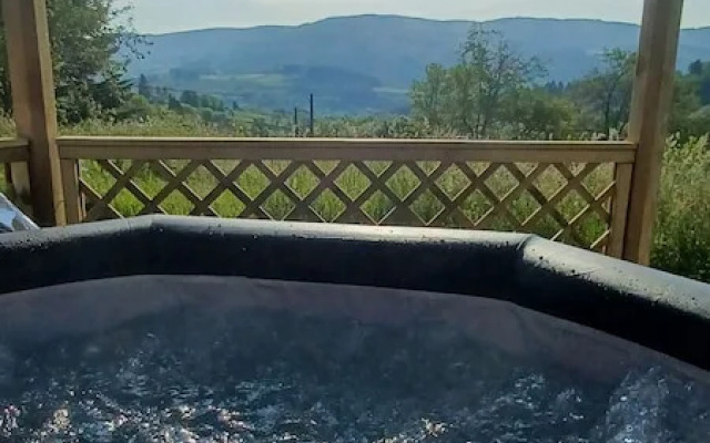 Yourtissimo - La Maison Rouge