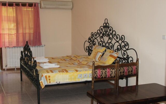 Guest House Chinarite