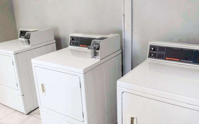 Suburban Studios Tallahassee near University