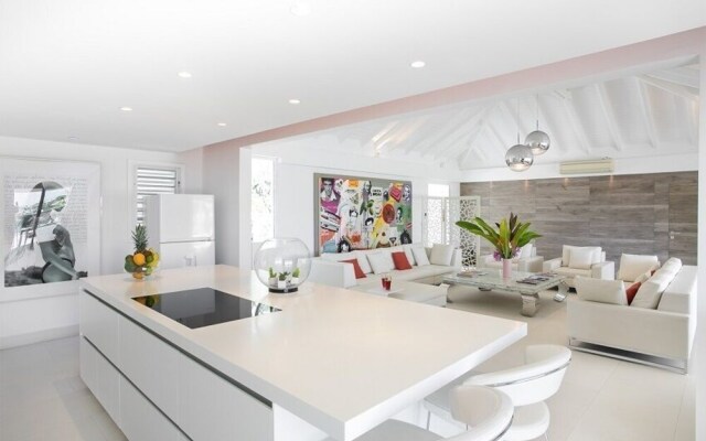 Villa Discovery
