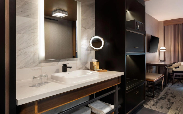 Renaissance Minneapolis Hotel, The Depot