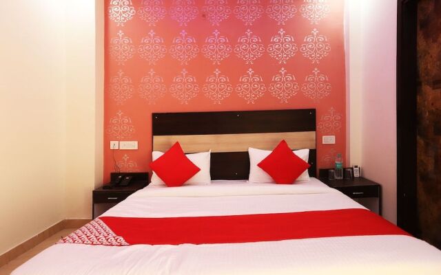 Oyo 42619 Diamond Key Residency