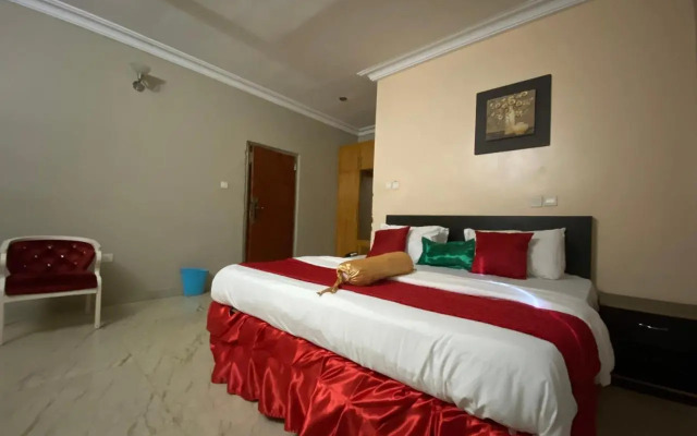 Nue Crest Hotel