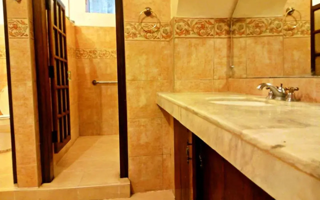 RedDoorz Plus @ Calle Crisologo Vigan