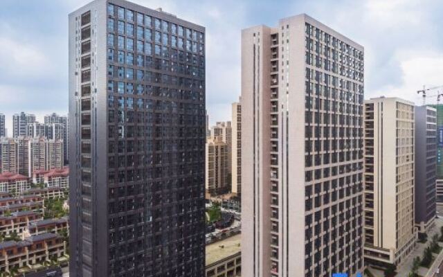 Lavande Hotels· Guiyang Exhibition Center Finance Town