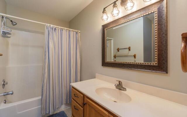 StingWray Cove by Oak Island Accommodations