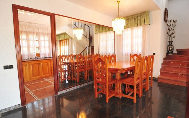 HomeHolidaysRentals Corinne