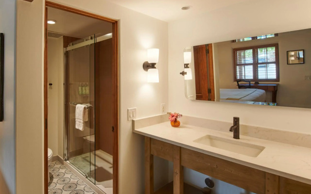 Piñon Court By La Fonda
