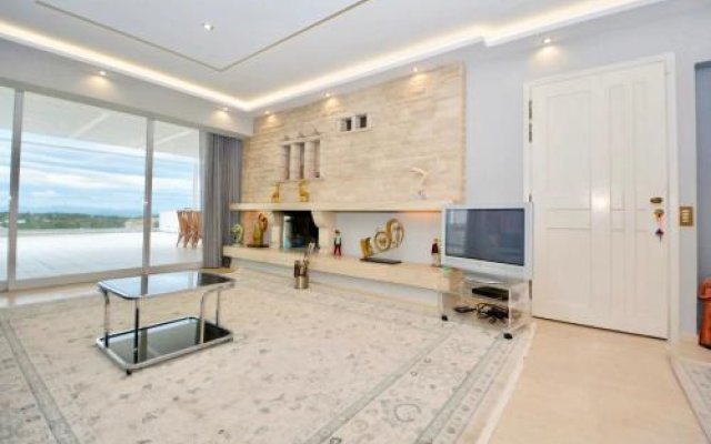 Luxury Penthouse With Huge Veranda