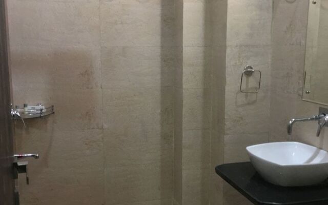 Hotel Ratan Royal Inn.