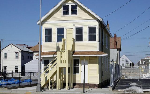 Shore Beach Houses - 38 A Lincoln Avenue