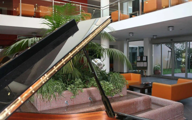 Hotel Embassy & Boston