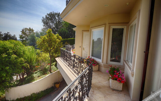 Pacific Palisades French Manor Estate