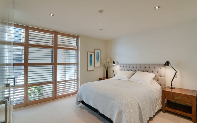 Ardmore Street Luxury Apartment