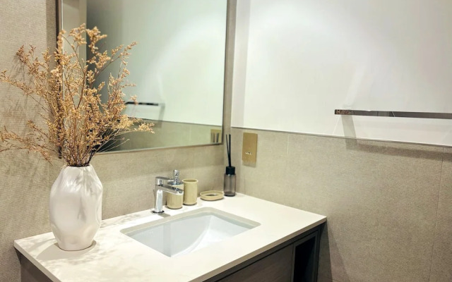 Luxury 1BR 5 star Apt Burj Khalifa View