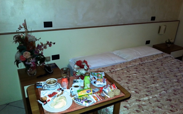 Hotel Happy Days