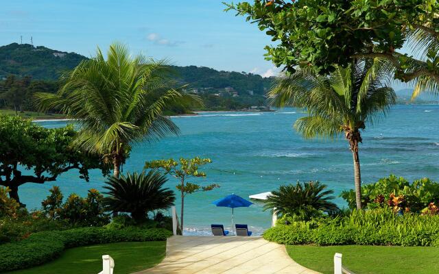 Round Hill Hotel And Villas