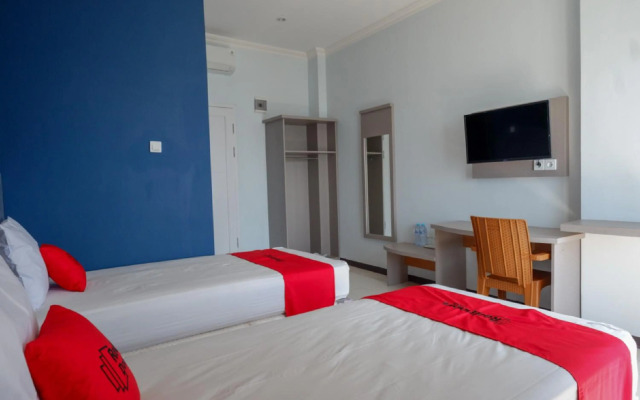 RedDoorz Plus Syariah @ Hotel Boulevard Luwuk