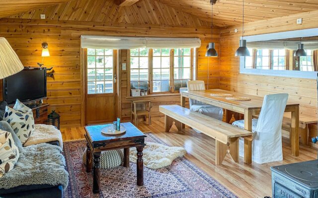 Nice Home in Stavang With 4 Bedrooms