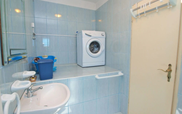 Apartment 21