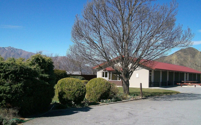 Sierra Motel