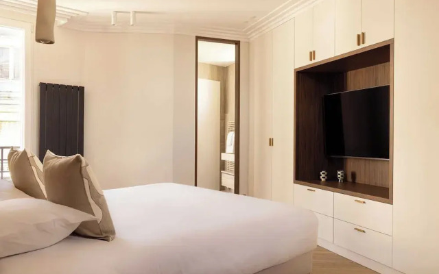 Apartment for 8 People in Grenelle