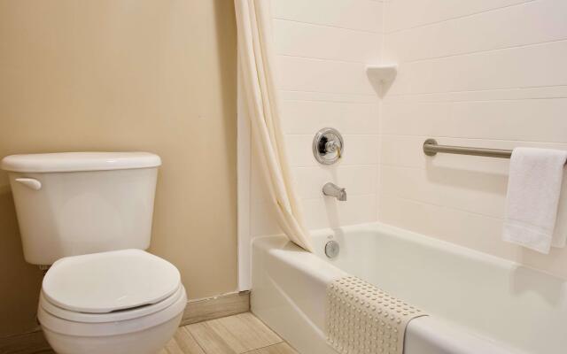 Best Western China Lake Inn