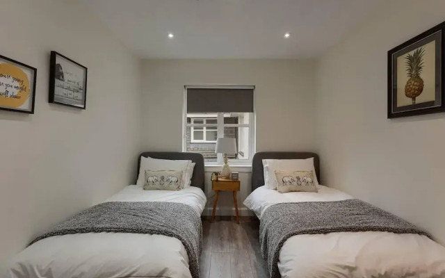 Captivating 3-bed Apartment by Gleneagles