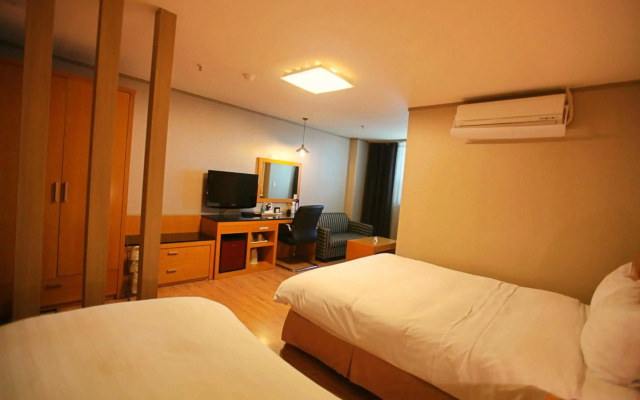 Changwon AT Business Hotel