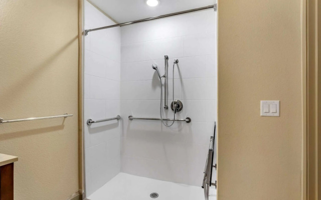 Comfort Inn & Suites Waller