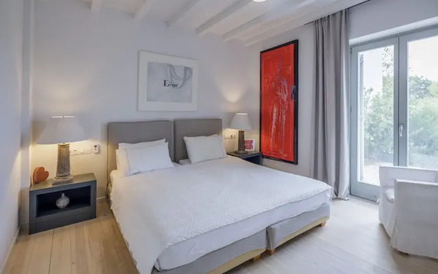 The Gallery Home - Elegant Villa In Antiparos