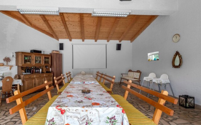Beautiful Apartment in Klenovica With Wifi and 2 Bedrooms