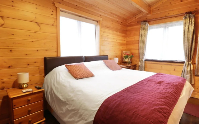 Holly Lodge