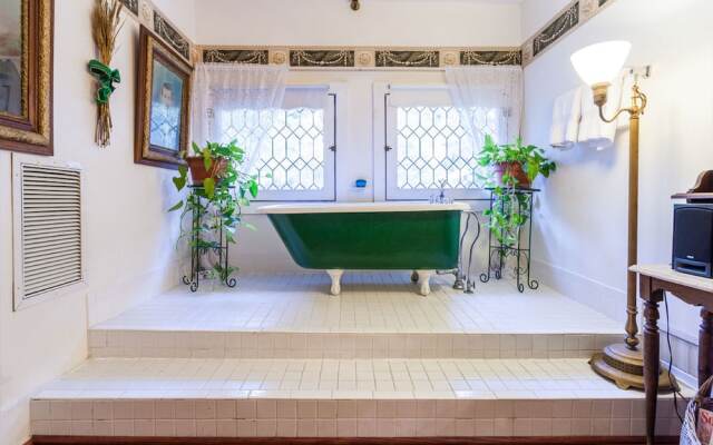 Herlong Mansion Bed & Breakfast