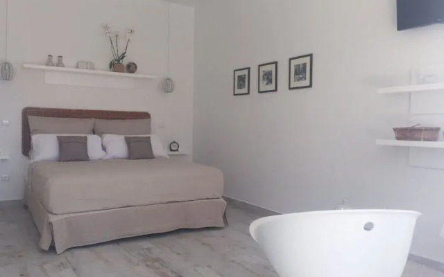 Quinta B. - Adults Only