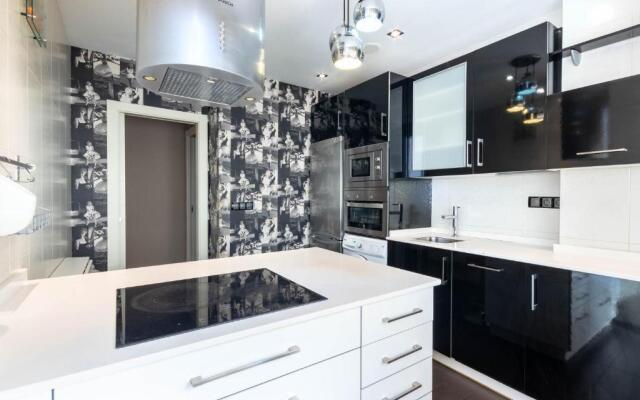 BILBAO VOLANTIN II with jacuzzi by Aston Rentals