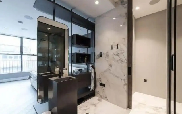 Monochrome Majesty - Soho - by Frankie Says