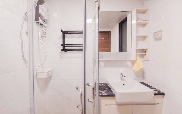 Comfy 3Br Sky House Bsd Apartment