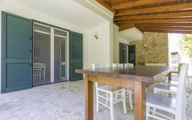 Villa with garden in Torre dell'Orso-Villa Ray