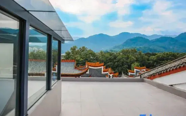 Yueshan River Scenic Hotel