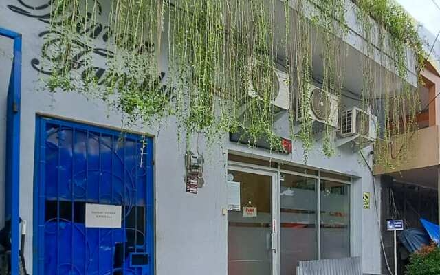 OYO 90578 Dinar Family