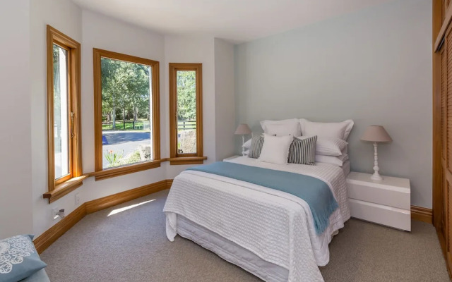 Bond Estate Luxury Accommodation