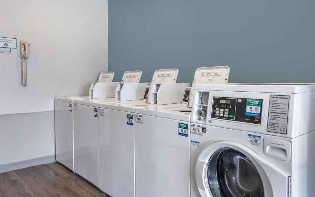 Extended Stay America Select Suites - Wichita - South