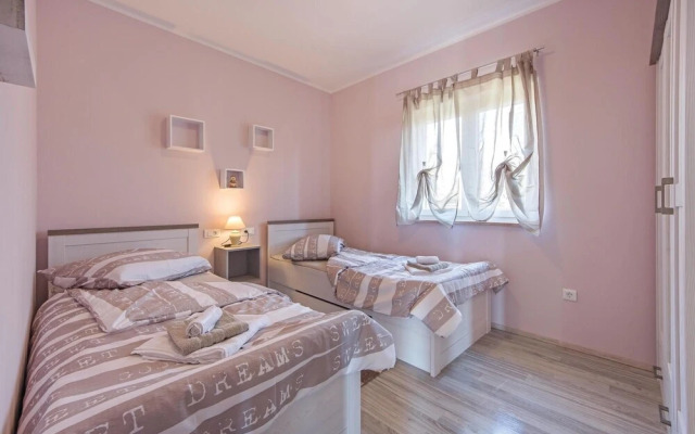 Nice Home in Vodnjan With Wifi and 2 Bedrooms