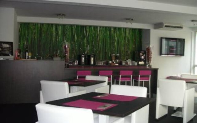 Travel Hotel Kruisem