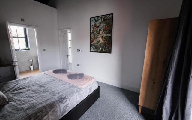 The Eden Warehouse - Green Apartment, sleeps 5