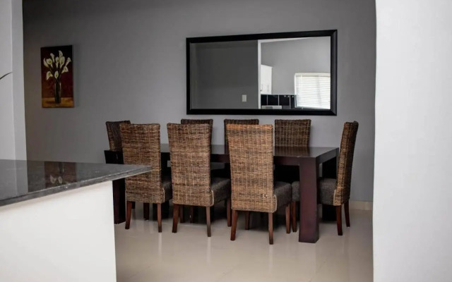 Condo Villas On Marine Drive