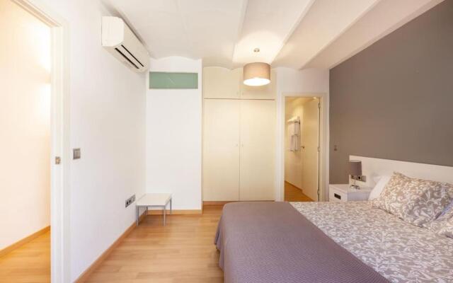 Beautiful Apartment in Abat Street by Batuecas